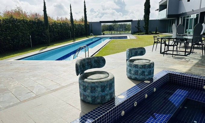 Retiro House | Espectacular Casa Campestre