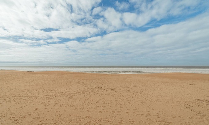 Espinho Apartment | ESPINHO SEAWALK AND SEAVIEW by VACATIONY
