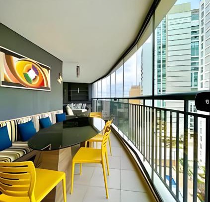 Vila Izabel Apartment | ESPLÊNDiDO, apto com suíte, ar cond, e garagem!