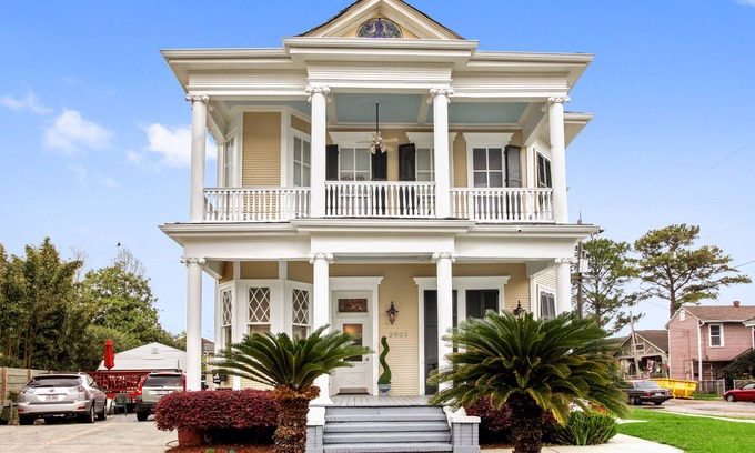 Esplanade Ridge Apartment | Esplanade Elegance Estate w/Master Suite/Shower Spa 40% Monthly Rate