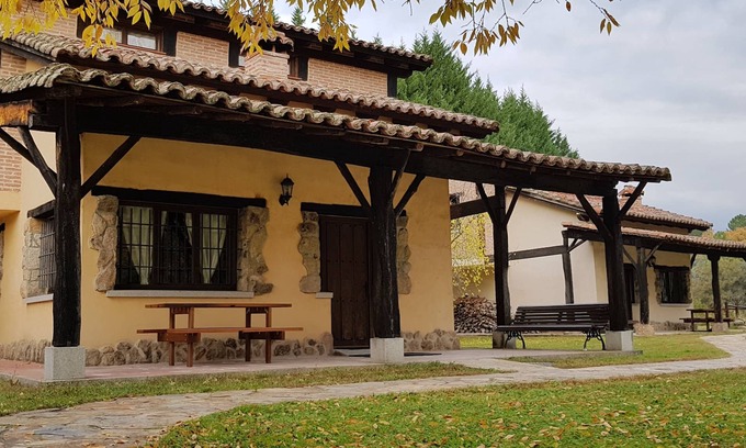Arenas de San Pedro Cottage | Essence of Gredos I and II