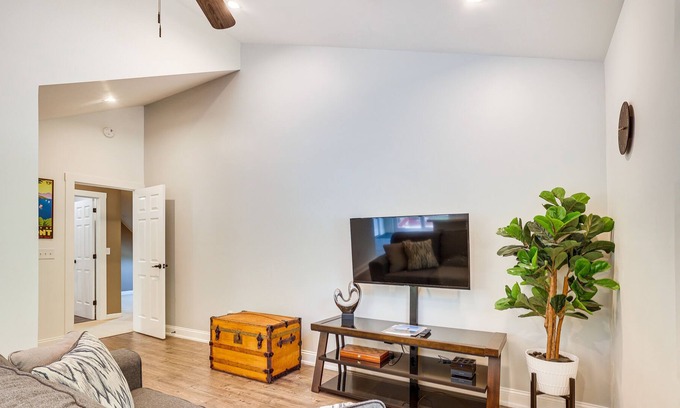 Essex Junction Apartment | Essex Junction Home - 6 Mi to Lake Champlain!
