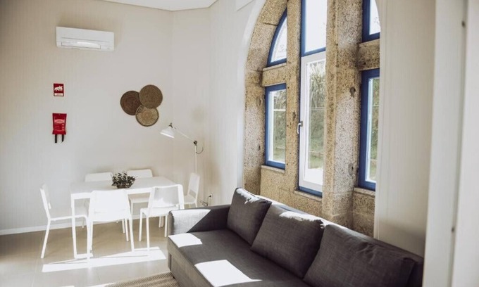 Celorico de Basto House | Estação Ferroviária de Codeçoso
