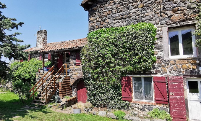 Le Monastier-sur-Gazeille House | Estaou treillo 2 gîte rural *