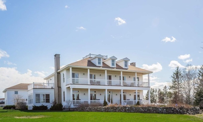 Owls Head House | Estate Coastal Vacation Home