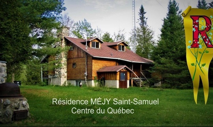 Saint-Samuel House | Estate In Private forest Center Quévbec