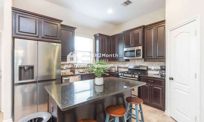 Katy House | Estate on Tea Tree Dr #41267