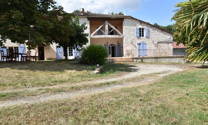 Astaffort Cottage | Estate, pretty farmhouse 220m2, 15pers, swimming pool, wood and private fishing