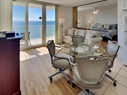 South Island Apartment | Estero Beach Tennis 1204A