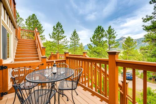 Estes Park Apartment | Estes Park Condo with Deck and Views about 3 Miles to RMNP