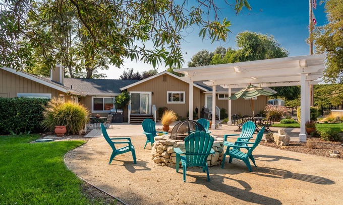 San Miguel House | Estrella Vineyard - Gorgeous Vineyard Views!