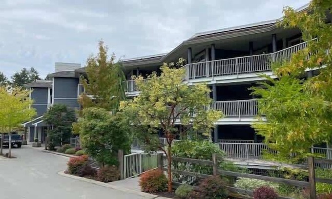 Regional District of Nanaimo Apartment | Estuary Escape - 1BDRM - Full Kitchen