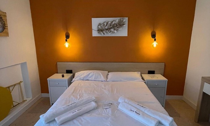 Arganda del Rey House | Estudio con Cama Matrimonio en Arganda del Rey, Madrid Cocina y Balcón