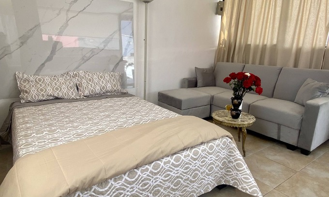 Kennedy Apartment | Estudio Independiente e Intimo en Quito