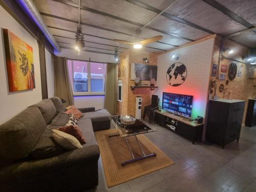 Torremolinos City Centre Apartment | Estudio PIZARRO DOWN TOWN