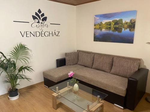 Berekfurdo House | Eszter Vendeghaz