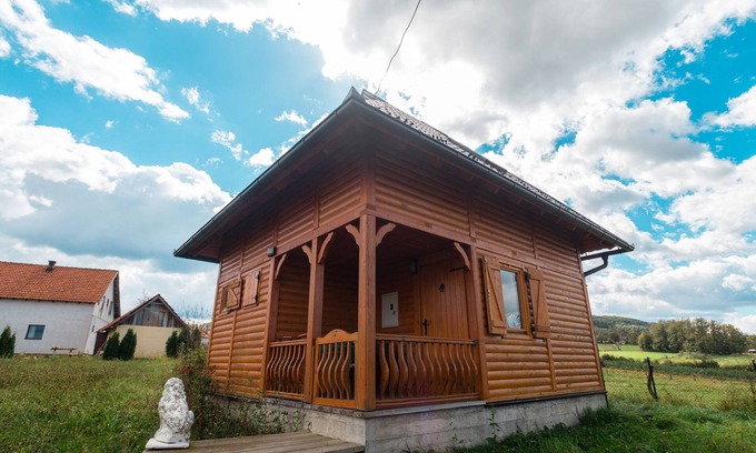 Mackat House | Ethno Cottage Overlooking The Mountains