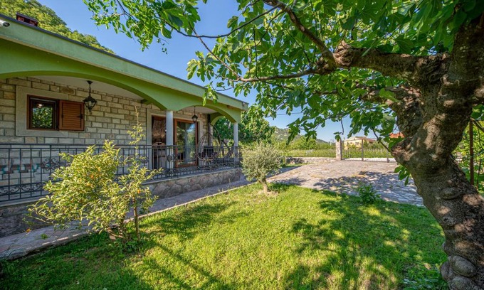 Karuc House | Etno kuca Iskra
