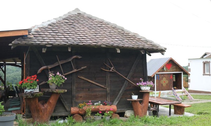 Central Serbia House | Etno san