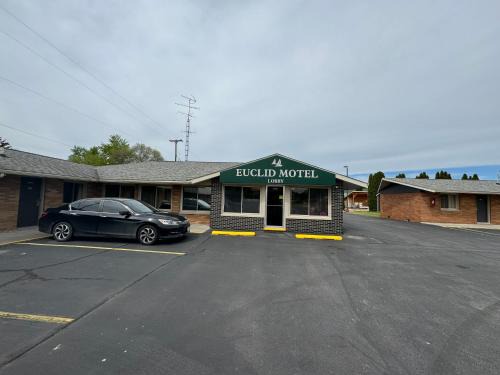 Bay City Hotel | Euclid Motel