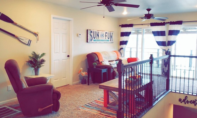 Canadian House | Eufaula Lakefront House In Quiet Neighborhood w/Private Dock & Game room