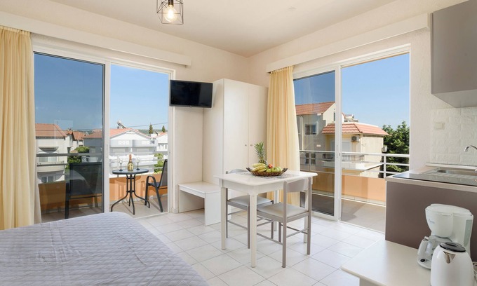 Ialyssos House | Eugenia studios & apartments