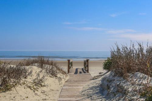 West Beach House | Eugenia