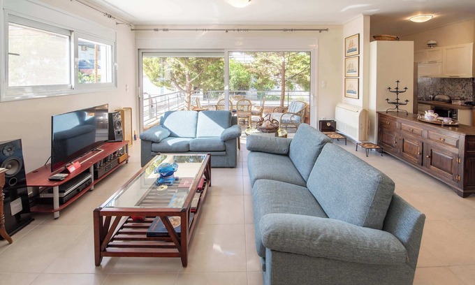 Kato Diminio House | Eugenia’s Getaway by the Beach – Diminio Escape