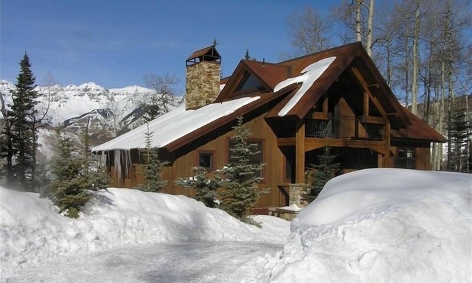 Mountain Village House | EUREKA!LUXURIOUS HOME,BIG VIEWS,SKI IN SKI OUT,.BEDDING OPTIONS TO SUIT FAMILIES