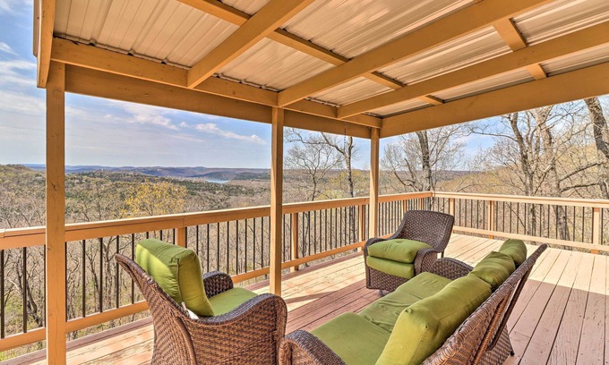 Eureka Springs House | Eureka Springs Gem: 2 Decks, Mtn + Lake Views