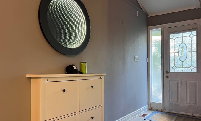 Tiny Cottage | EV Charger, Cozy Cottage, Pet Friendly