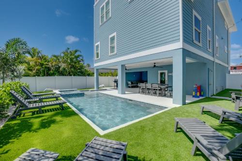 Bradenton Beach House | EV Charger, Endless Summer by SeaBreeze Vacation