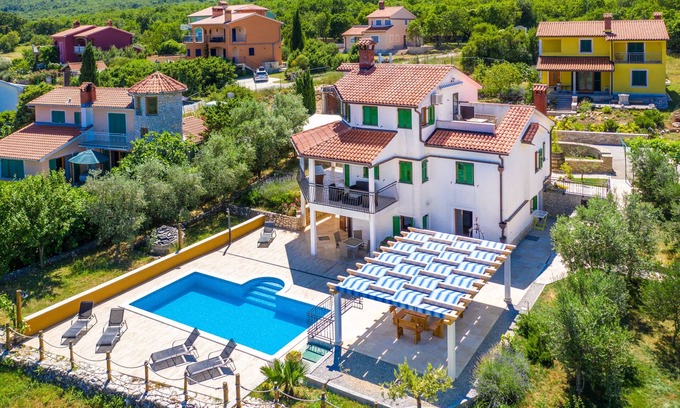 Bartici House | EVA holiday home with private pool and beautiful sea views on the island of Cre