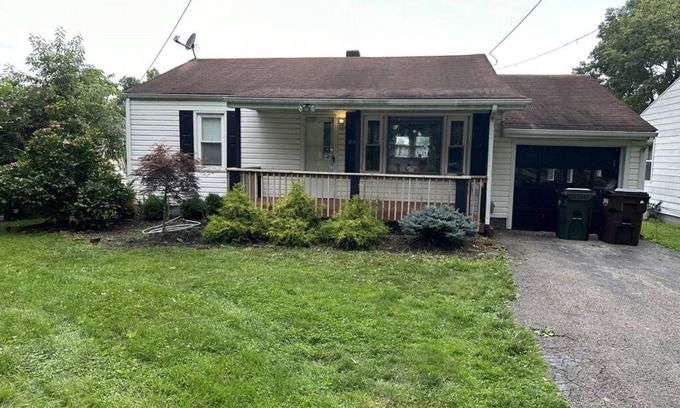 Morrow House | Evan's Cozy Getaway Home in Ohio's Playground