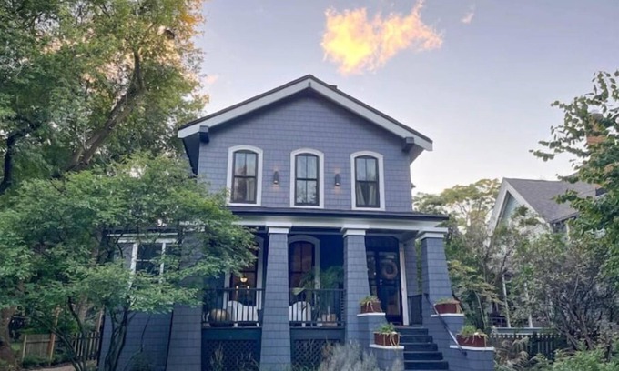South Evanston House | Evanston Historic Italianate - Walk to the Beach, 20 min to downtown Chicago!