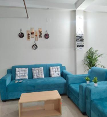 Six Mile House | eVara homEs - home stay