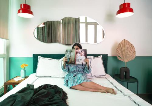 Hauz Khas Village Apartment | Evara Stylish and Luxury Apartments in HKV, 900SQFT Spacious