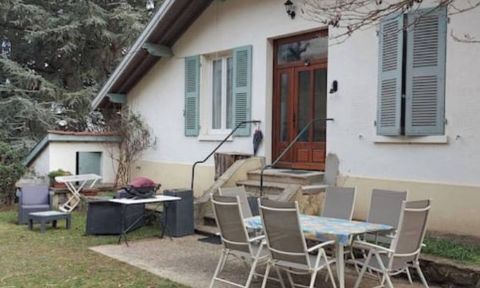 Valfleury House | Evasion en Campagne ou la Maison du Chien Assis