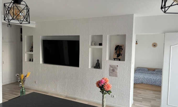 Epinay-sur-Seine Apartment | Évasion Familiale : Warm and friendly apartment