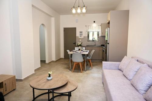 Alikanas Apartment | EVDOKIAS Apt,brand new 2025 modern Apt in the center of Alikanas