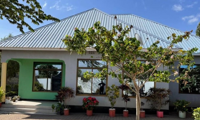 Boma la Ngombe House | Evelina House: Near Kilimanjaro International Airport