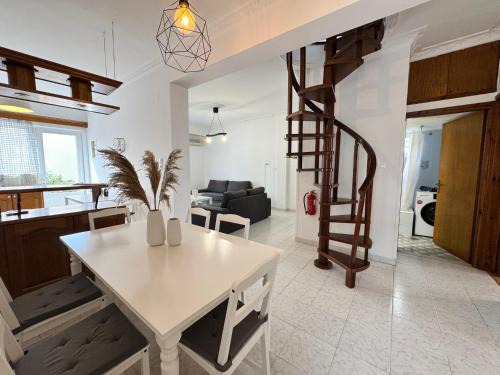 Samos Apartment | Evelyn House