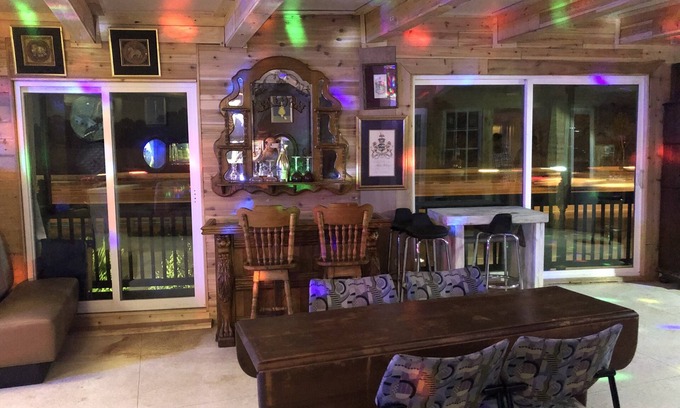 Willow Meadows/Willowbend Area House | Event party birthday dancing singing