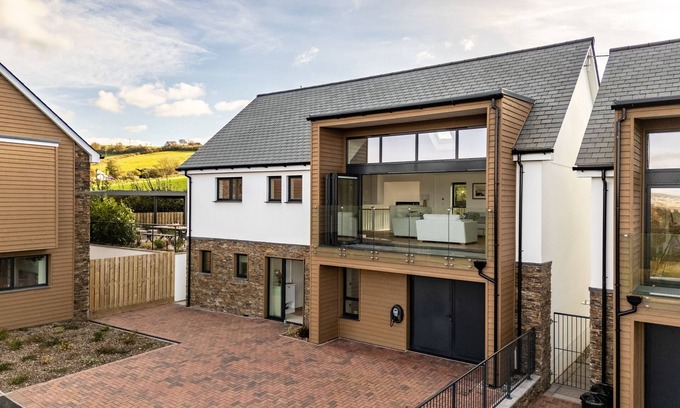 Instow House | Eventide Instow - Four Bedroom House, Sleeps 8