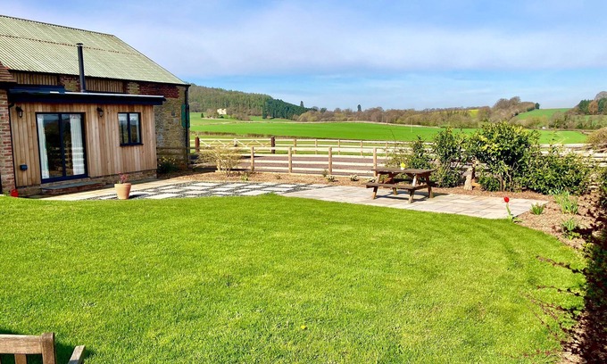 Eaton Mascott Cottage | Evenwood Byre - a beautiful property that sleeps 4 guests in 2 bedrooms