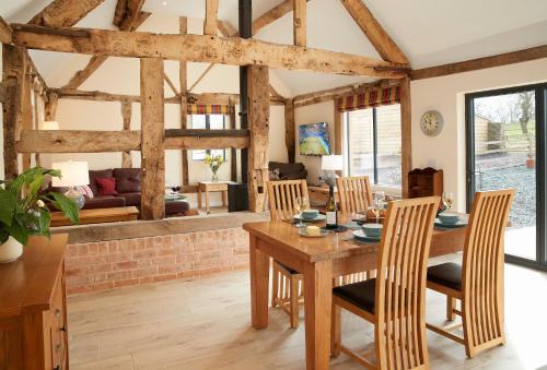 Eaton Mascott House | Evenwood Gables