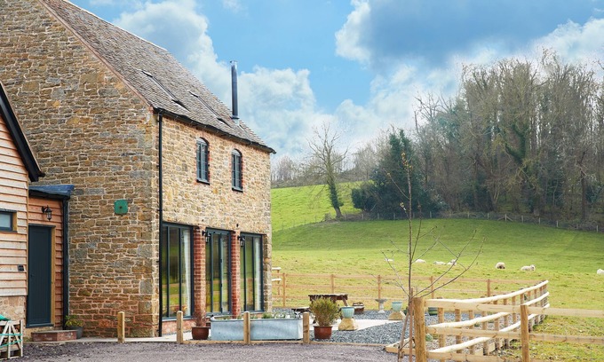 Eaton Mascott Cottage | Evenwood Granary - a stunning barn conversion that sleeps 4 guests