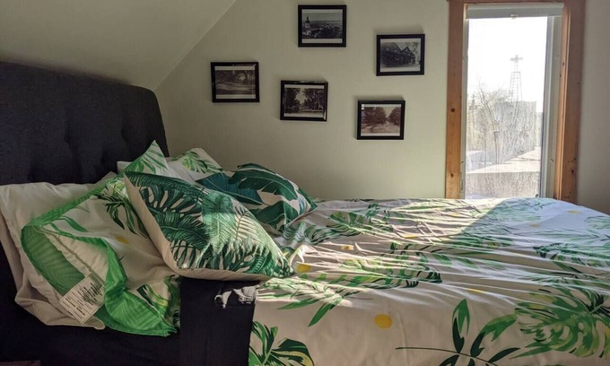 Wolfville Apartment | Everglades Suite (Downtown Wolfville)