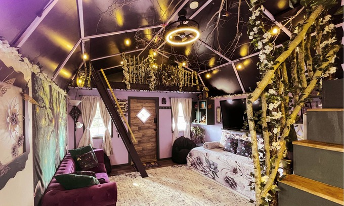 Nancy Cottage | Everglow Hollow- Adorable Tiny House near Lake Cumberland, KY. Pet Friendly!