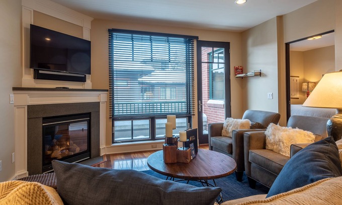 Ketchum Condo | Evergreen Condo 26 - Roomy Downtown Condo, Walk to Everything